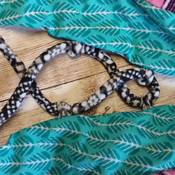 Hula Honey Leaf Breeze Lace Up High Neck Bikini Swim Top in Pink Multi XL - Picture 10 of 10